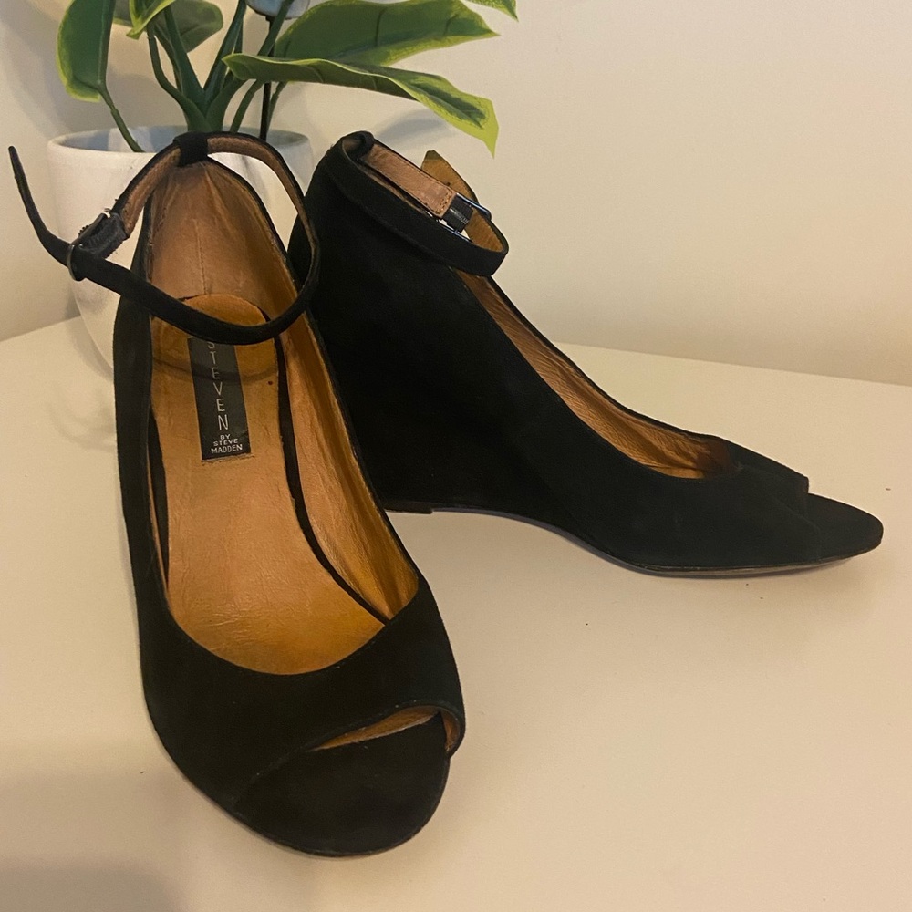Steven by Steve Madden black wedge heels